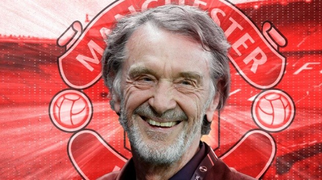 Biểu tượng MU tại Old Trafford trong bối cảnh CLB cắt giảm nhân sự dưới thời Ratcliffe