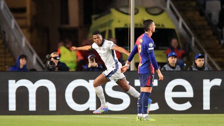 Denzel Dumfries - người hùng của Inter Milan với cú đúp vào lưới Barcelona ở bán kết Cúp C1.