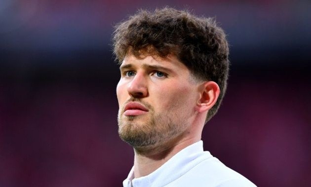 Thủ môn Gregor Kobel của Borussia Dortmund trong tầm ngắm Chelsea