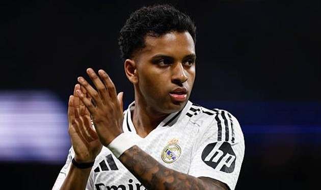 Tương lai của tiền đạo Rodrygo tại Real Madrid trở nên mờ mịt sau yêu sách tăng lương